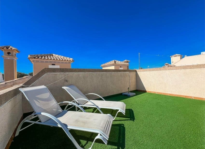 2 soverom Villa til salgs i Orihuela Costa med svømmebasseng - € 279 900 (Ref: 9889185)