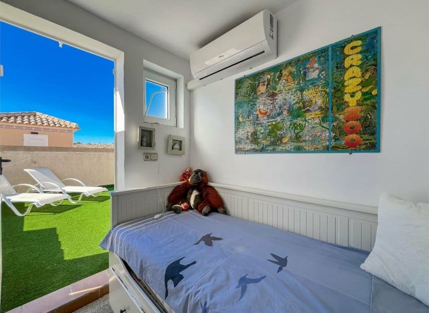 2 soverom Villa til salgs i Orihuela Costa med svømmebasseng - € 279 900 (Ref: 9889185)