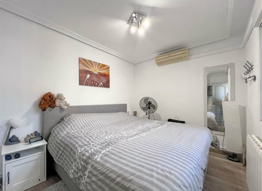 2 soverom Villa til salgs i Orihuela Costa med svømmebasseng - € 279 900 (Ref: 9889185)