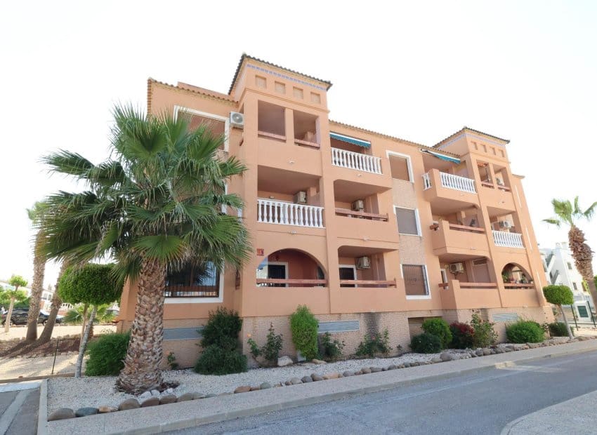2 bedroom Apartment for sale in Orihuela Costa with pool - € 195,000 (Ref: 9889186)