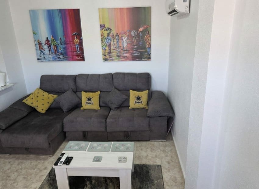 2 Zimmer Apartment zu verkaufen in Ciudad Quesada mit Pool - 149.950 € (Ref: 9889188)