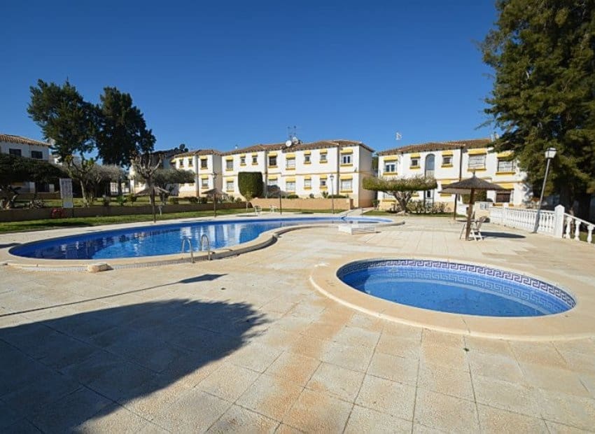 1 slaapkamer Appartement te koop in San Miguel de Salinas met zwembad - € 118.500 (Ref: 9891073)