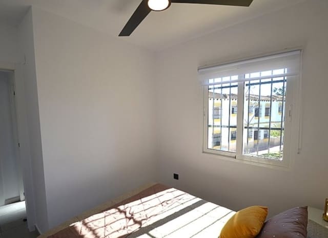 1 slaapkamer Appartement te koop in San Miguel de Salinas met zwembad - € 118.500 (Ref: 9891073)