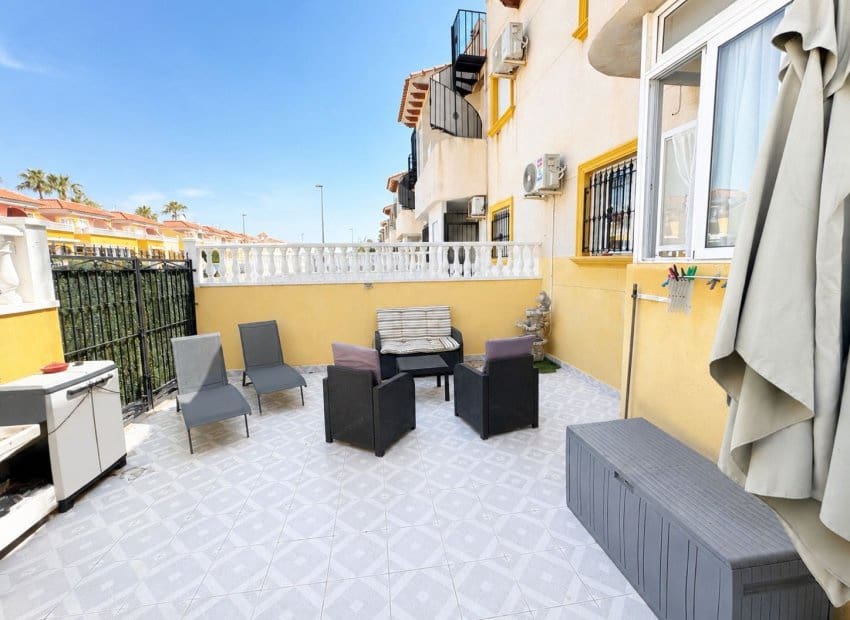 2 bedroom Apartment for sale in Cabo Roig with pool - € 164,995 (Ref: 9891074)