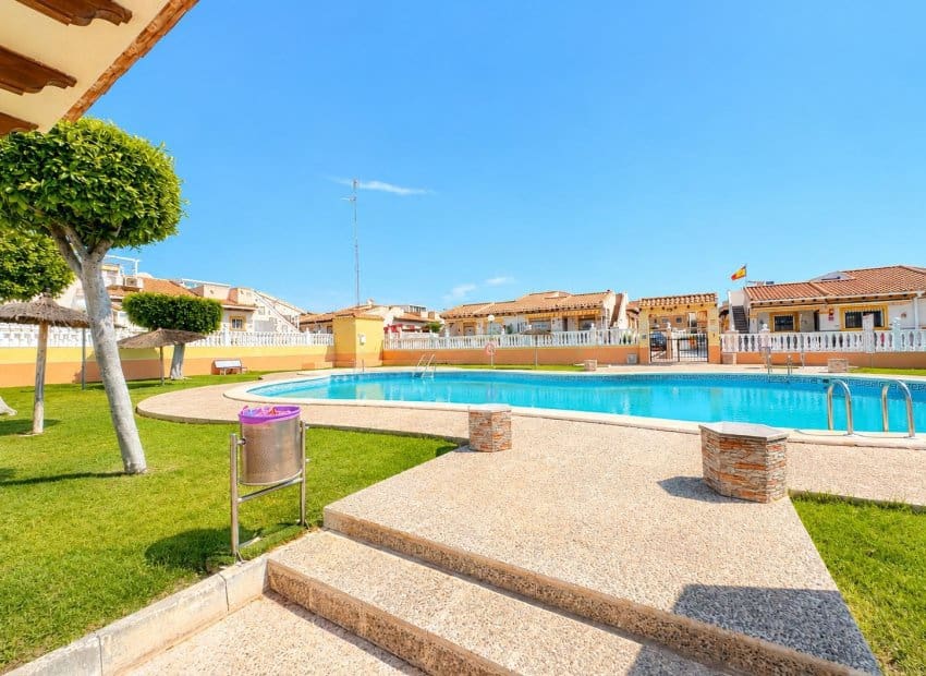 2 bedroom Apartment for sale in Cabo Roig with pool - € 164,995 (Ref: 9891074)
