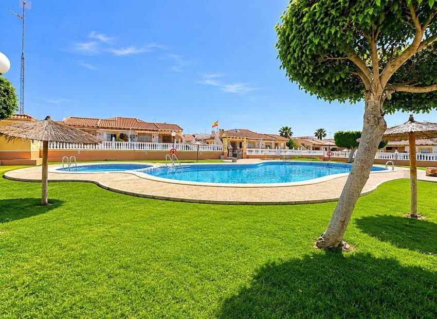 2 bedroom Apartment for sale in Cabo Roig with pool - € 164,995 (Ref: 9891074)