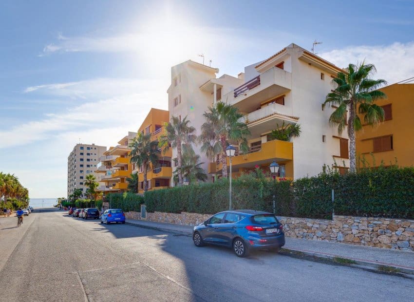 2 sypialnia Apartament na sprzedaż w Punta Prima z basenem - 239 969 € (Ref: 9891075)