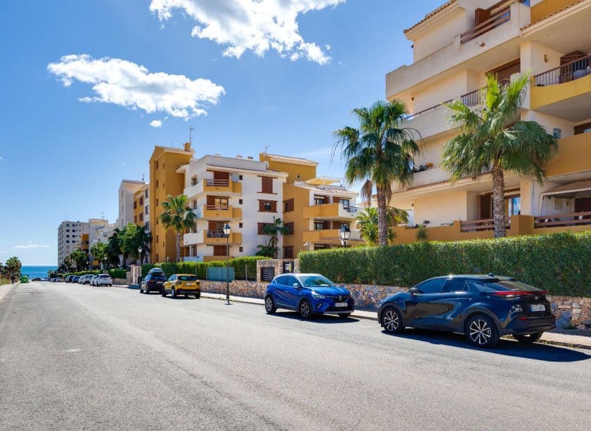 2 sypialnia Apartament na sprzedaż w Punta Prima z basenem - 239 969 € (Ref: 9891075)