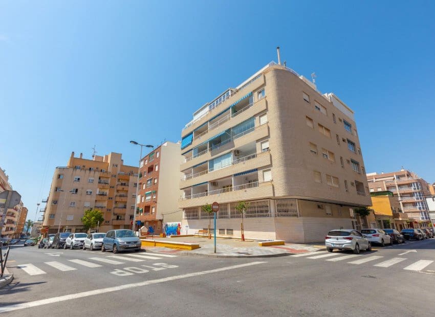3 soveværelse Lejlighed til salg i Torrevieja - € 184.900 (Ref: 9891076)