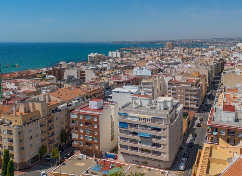 3 soveværelse Lejlighed til salg i Torrevieja - € 184.900 (Ref: 9891076)