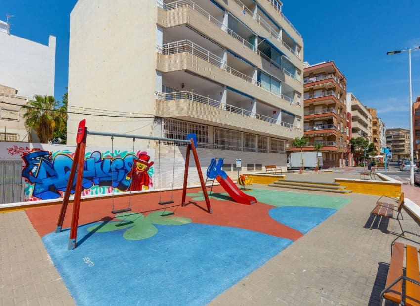 3 soveværelse Lejlighed til salg i Torrevieja - € 184.900 (Ref: 9891076)