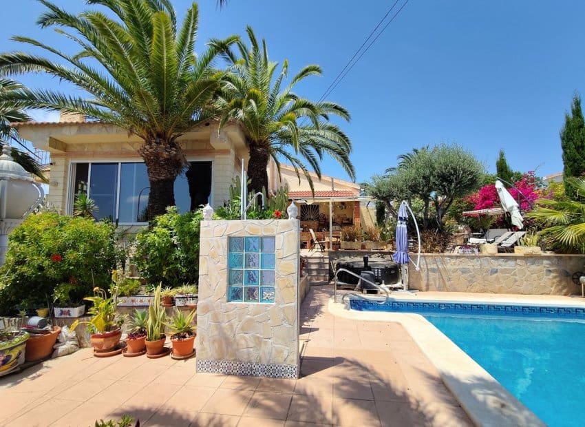 3 soveværelse Villa til salg i Ciudad Quesada med swimmingpool - € 550.000 (Ref: 9897427)