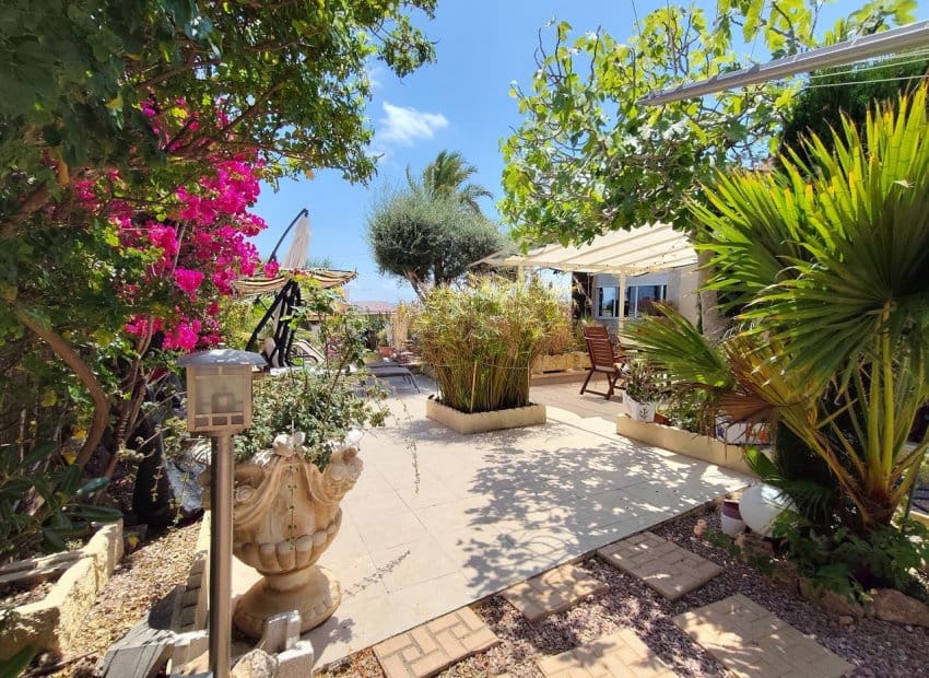 3 soveværelse Villa til salg i Ciudad Quesada med swimmingpool - € 550.000 (Ref: 9897427)