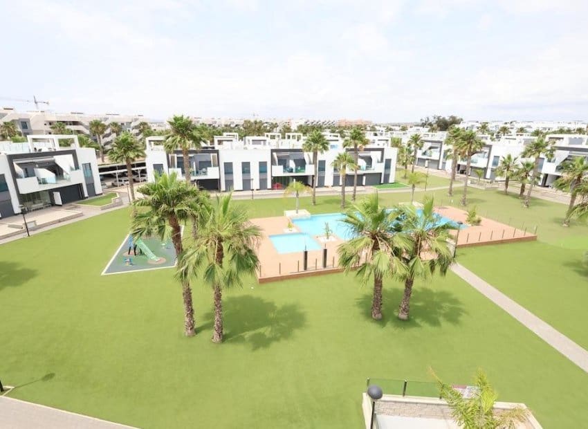 2 soverom Leilighet til salgs i El Raso med svømmebasseng - € 255 000 (Ref: 9897429)