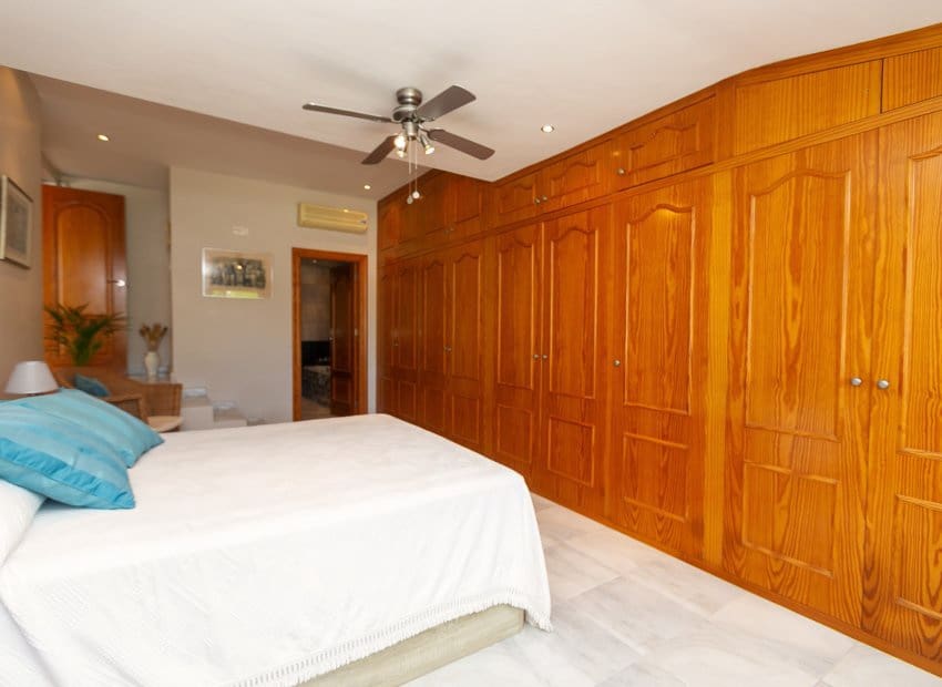 3 slaapkamer Villa te koop in Los Balcones met zwembad - € 425.000 (Ref: 9897431)