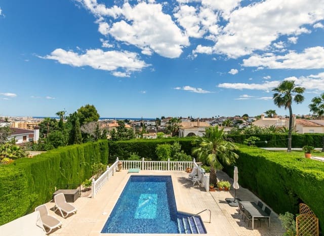 3 bedroom Villa for sale in Los Balcones with pool - € 425,000 (Ref: 9897431)