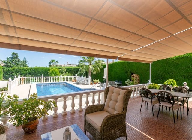 3 bedroom Villa for sale in Los Balcones with pool - € 425,000 (Ref: 9897431)