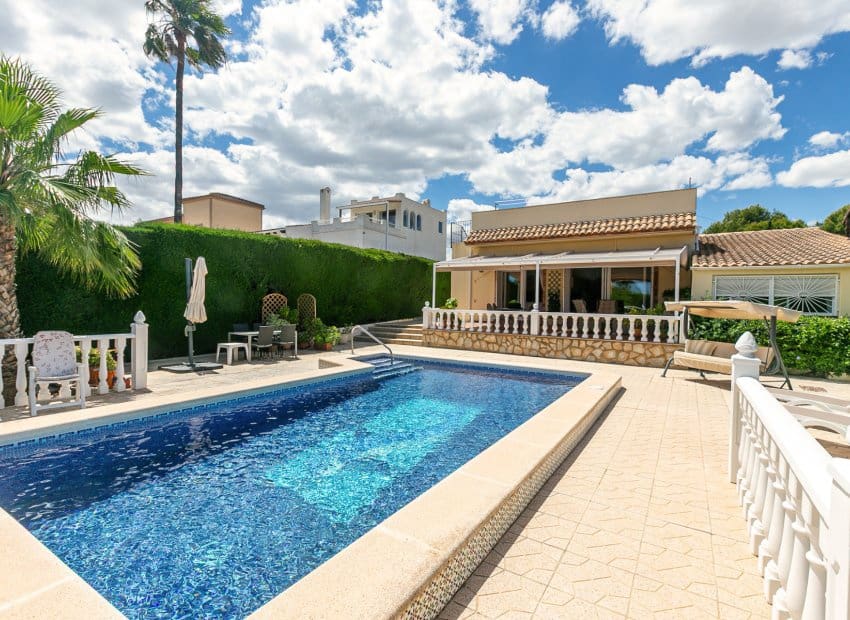 3 slaapkamer Villa te koop in Los Balcones met zwembad - € 425.000 (Ref: 9897431)