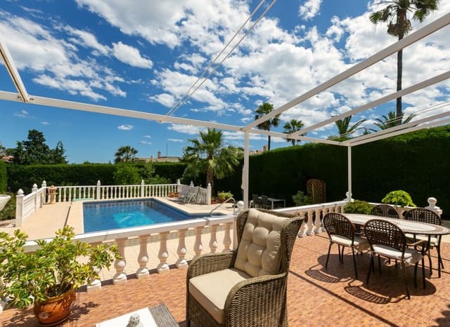 3 bedroom Villa for sale in Los Balcones with pool - € 425,000 (Ref: 9897431)