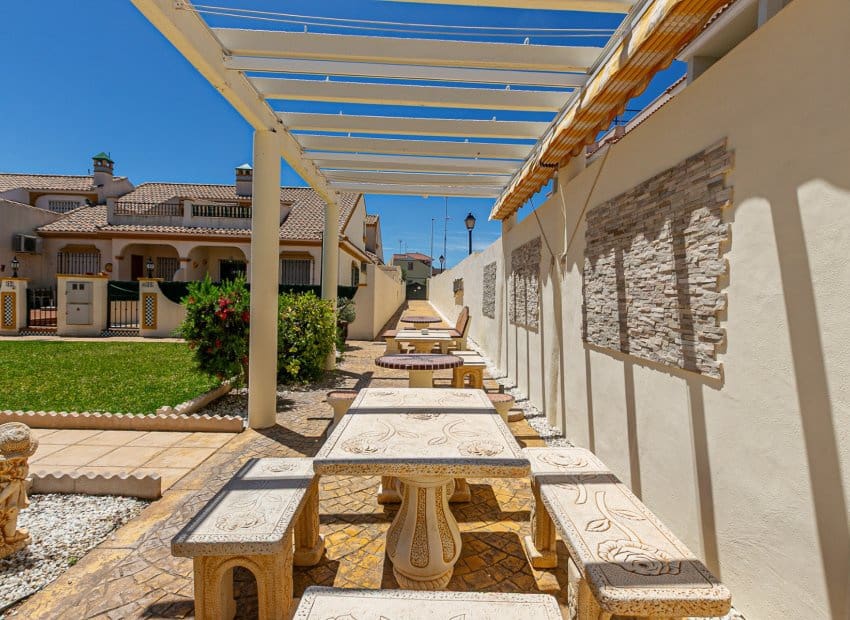 2 quarto Casa em Banda para venda em La Zenia com piscina - 235 000 € (Ref: 9897432)