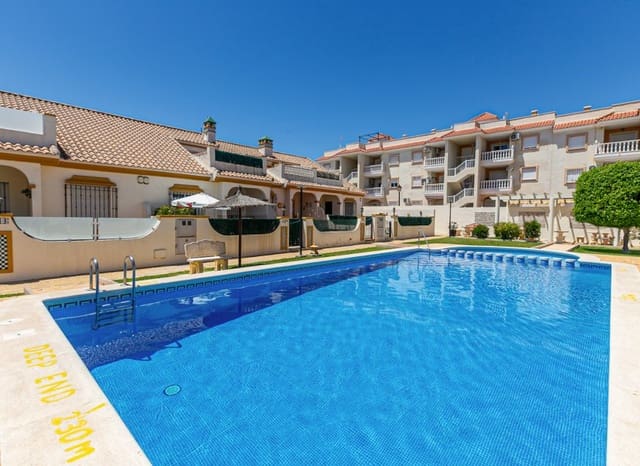 2 quarto Casa em Banda para venda em La Zenia, Orihuela com piscina - 235 000 € (Ref: 9897432)