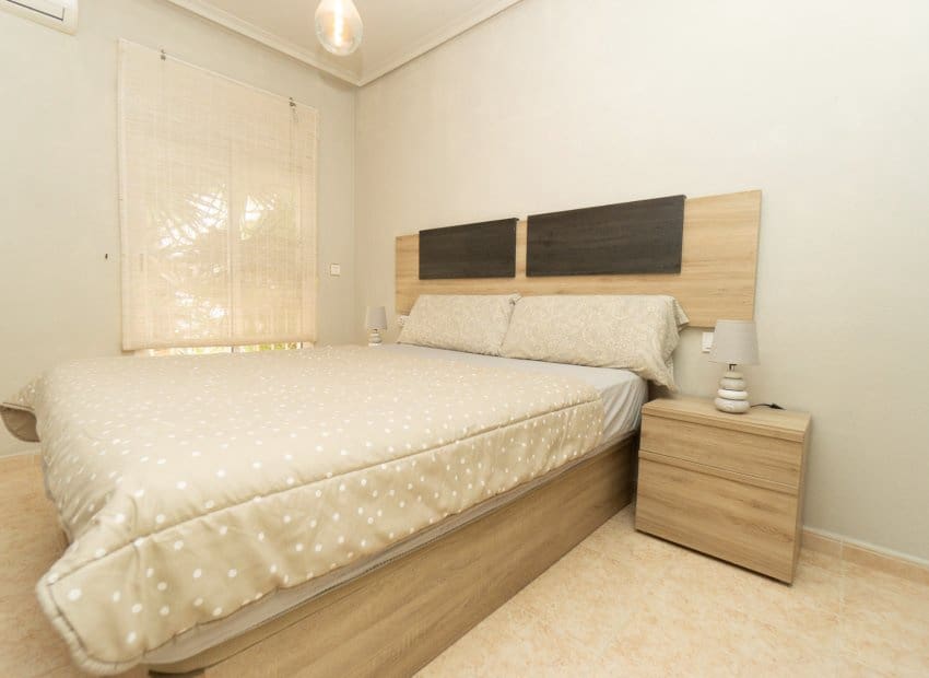 3 quarto Casa em Banda para venda em Playa Flamenca com piscina - 195 000 € (Ref: 9897433)