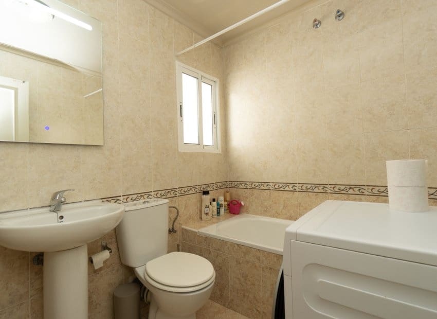 3 quarto Casa em Banda para venda em Playa Flamenca com piscina - 195 000 € (Ref: 9897433)