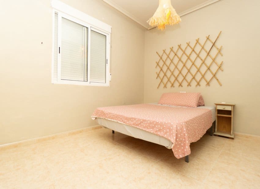 3 quarto Casa em Banda para venda em Playa Flamenca com piscina - 195 000 € (Ref: 9897433)