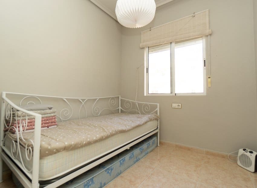 3 quarto Casa em Banda para venda em Playa Flamenca com piscina - 195 000 € (Ref: 9897433)