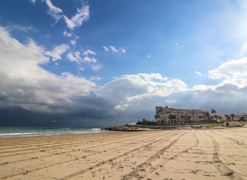 3 quarto Casa em Banda para venda em Playa Flamenca com piscina - 195 000 € (Ref: 9897433)