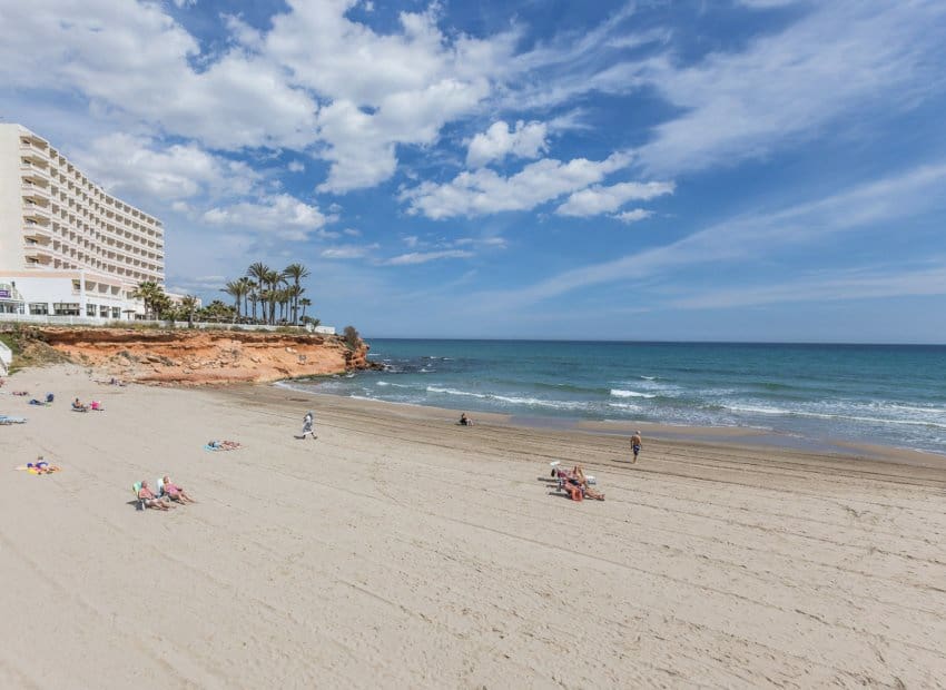 3 quarto Casa em Banda para venda em Playa Flamenca com piscina - 195 000 € (Ref: 9897433)