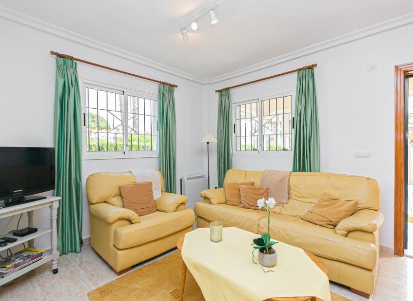2 bedroom Townhouse for sale in Playa Flamenca with pool - € 270,000 (Ref: 9897434)