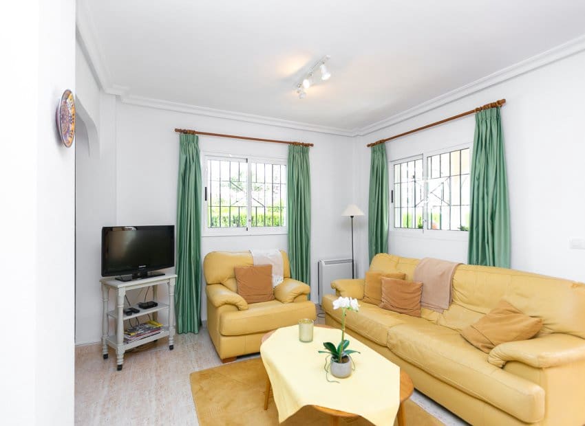 2 bedroom Townhouse for sale in Playa Flamenca with pool - € 270,000 (Ref: 9897434)
