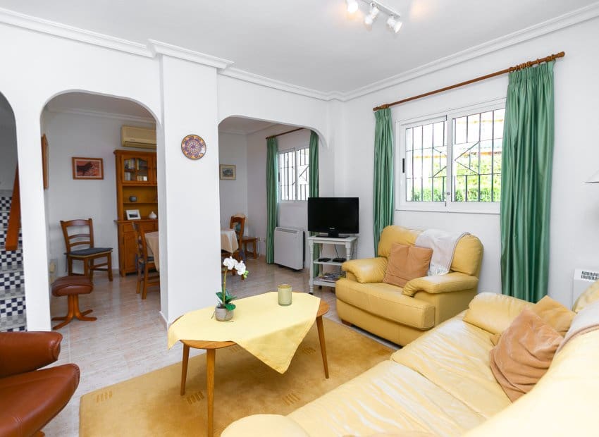 2 bedroom Townhouse for sale in Playa Flamenca with pool - € 270,000 (Ref: 9897434)