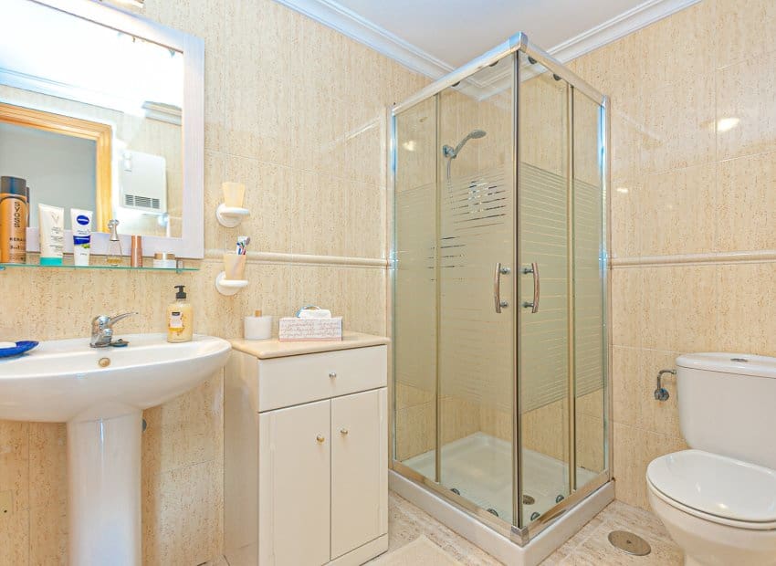2 bedroom Townhouse for sale in Playa Flamenca with pool - € 270,000 (Ref: 9897434)