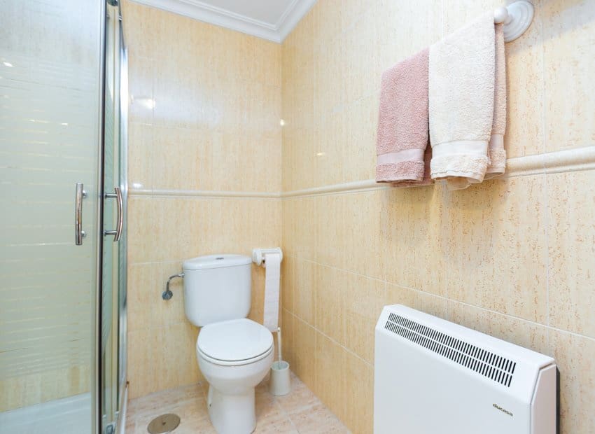 2 bedroom Townhouse for sale in Playa Flamenca with pool - € 270,000 (Ref: 9897434)
