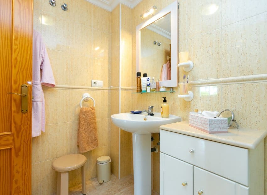 2 bedroom Townhouse for sale in Playa Flamenca with pool - € 270,000 (Ref: 9897434)