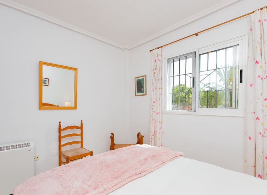 2 bedroom Townhouse for sale in Playa Flamenca with pool - € 270,000 (Ref: 9897434)