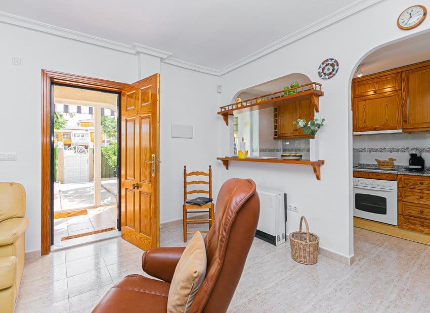 2 bedroom Townhouse for sale in Playa Flamenca with pool - € 270,000 (Ref: 9897434)