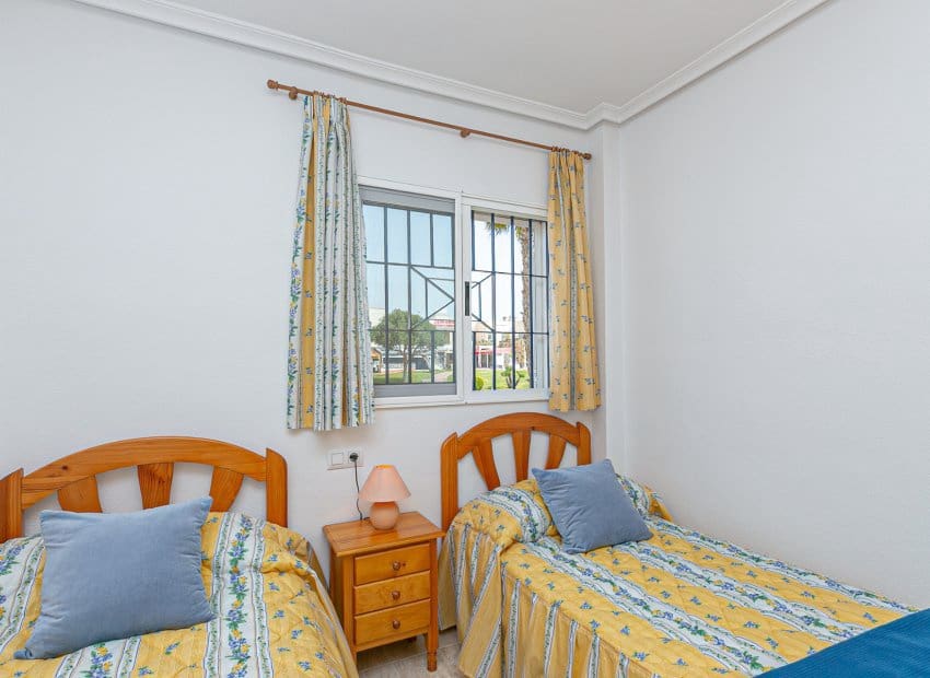 2 bedroom Townhouse for sale in Playa Flamenca with pool - € 270,000 (Ref: 9897434)