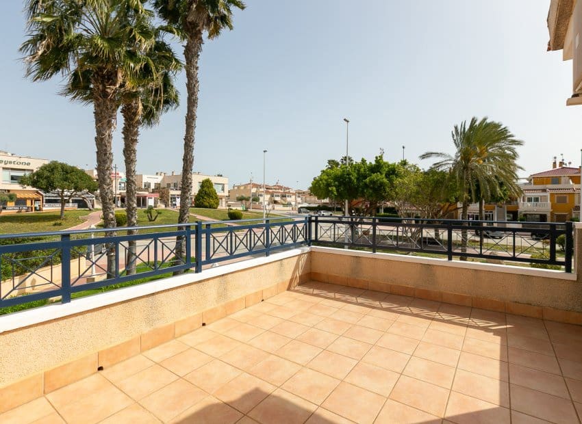 2 bedroom Townhouse for sale in Playa Flamenca with pool - € 270,000 (Ref: 9897434)