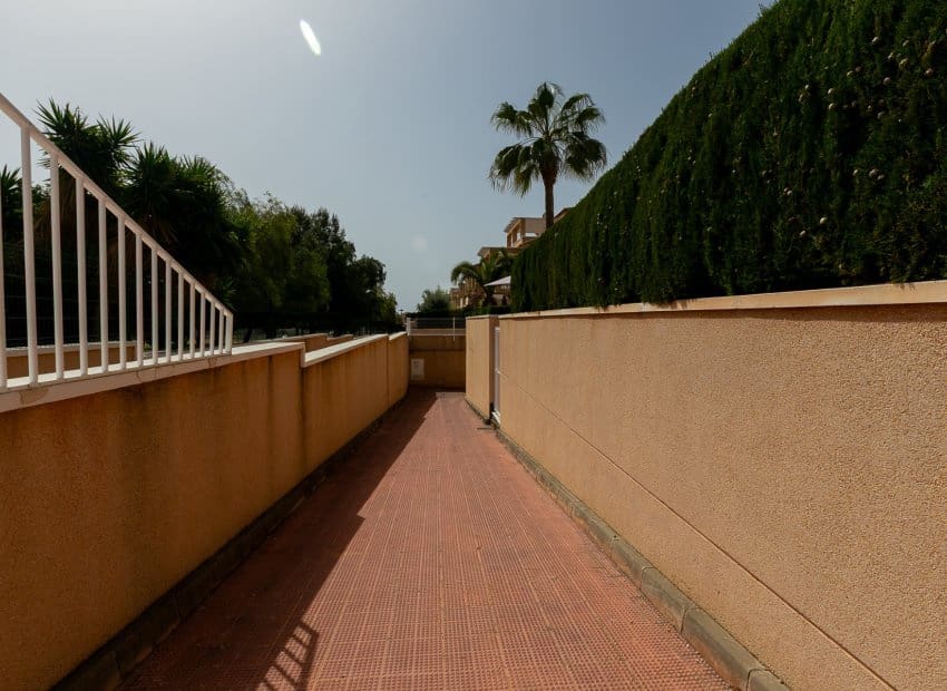 2 bedroom Townhouse for sale in Playa Flamenca with pool - € 270,000 (Ref: 9897434)
