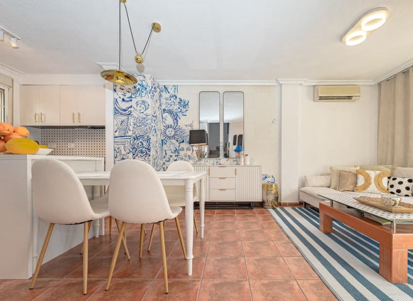 3 chambre Maison de Ville à vendre à Playa Flamenca avec piscine - 245 000 € (Ref: 9897436)