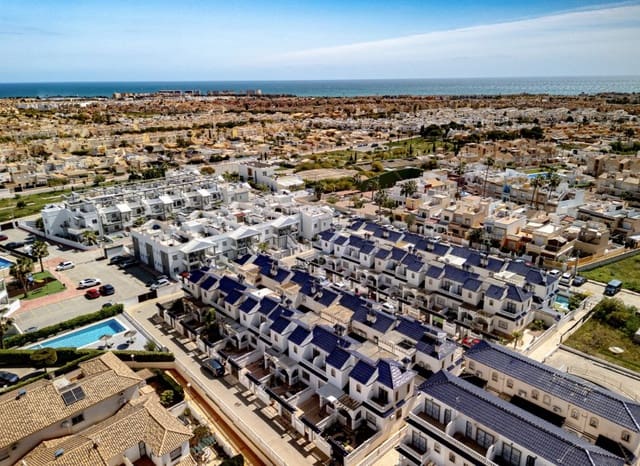 3 chambre Maison de Ville à vendre à Playa Flamenca, Orihuela avec piscine - 245 000 € (Ref: 9897436)