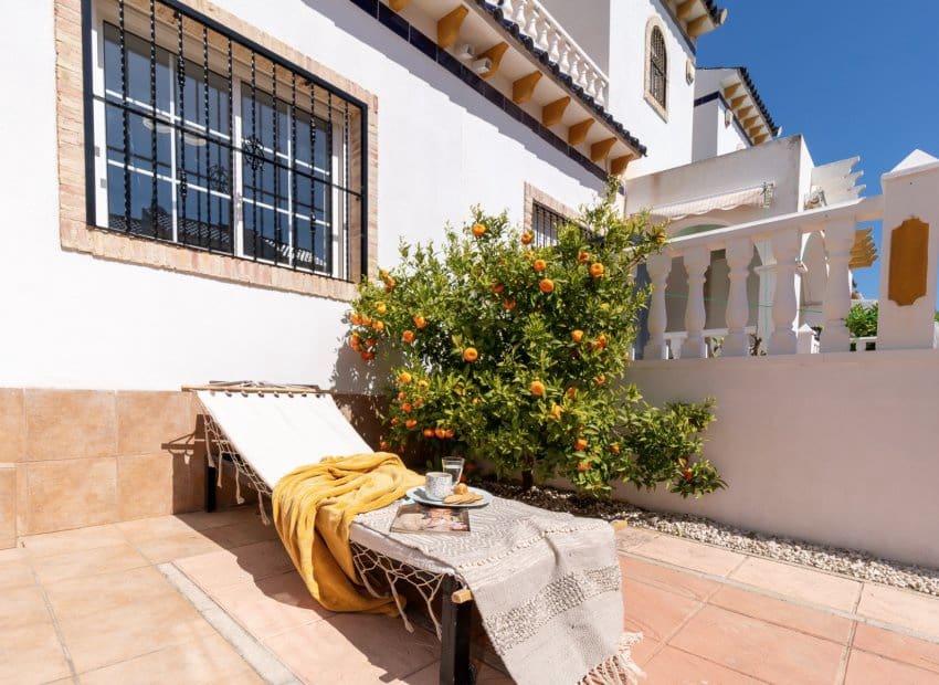 3 chambre Maison de Ville à vendre à Playa Flamenca avec piscine - 245 000 € (Ref: 9897436)
