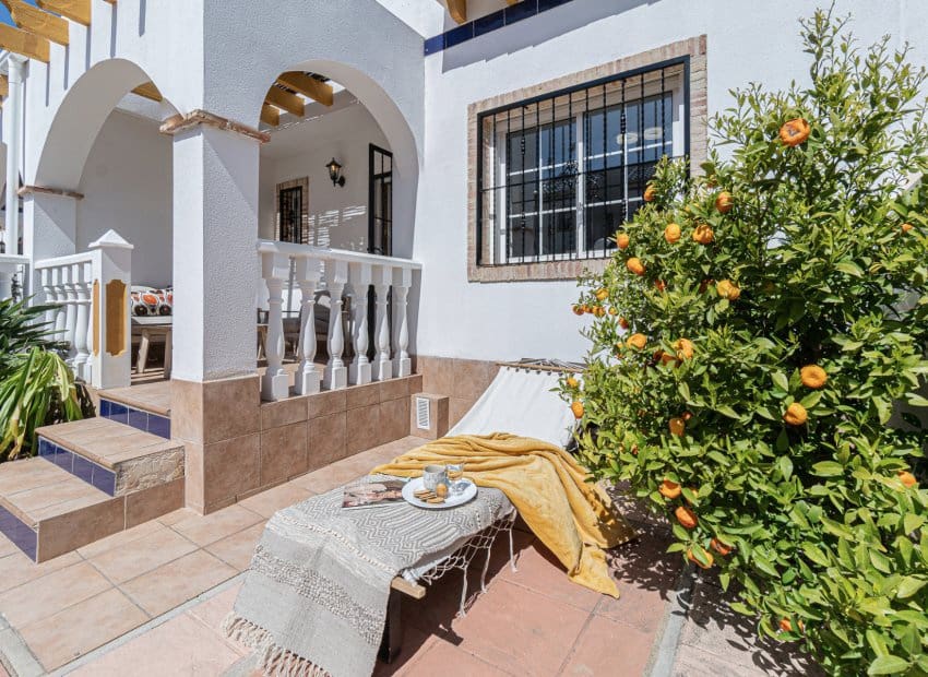 3 chambre Maison de Ville à vendre à Playa Flamenca avec piscine - 245 000 € (Ref: 9897436)