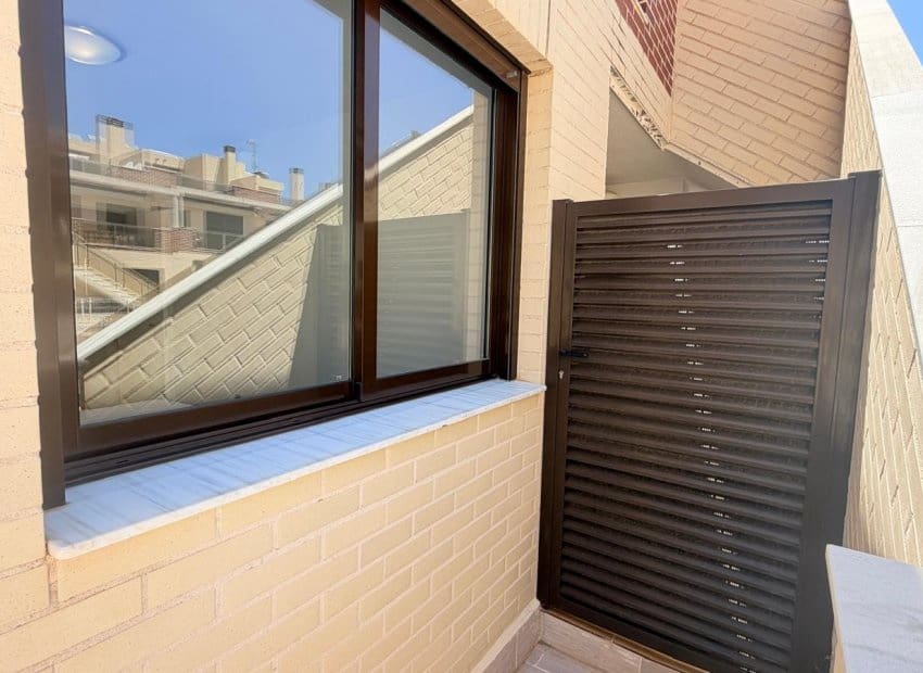 3 slaapkamer Appartement te koop in Orihuela Costa met zwembad - € 215.000 (Ref: 9898415)