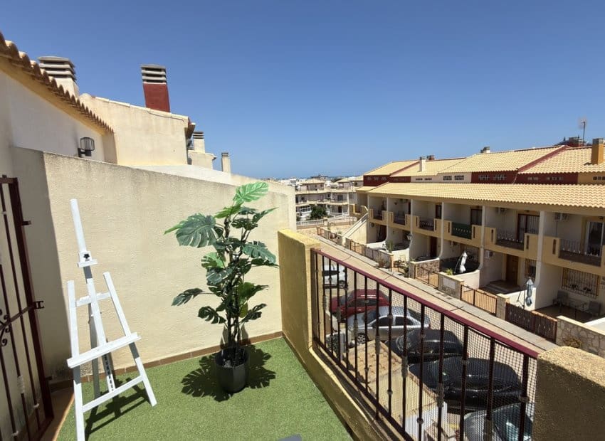 3 bedroom Townhouse for sale in La Zenia with pool - € 249,950 (Ref: 9898416)