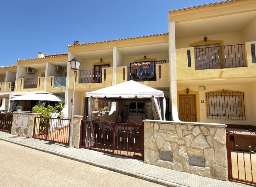 3 bedroom Townhouse for sale in La Zenia with pool - € 249,950 (Ref: 9898416)