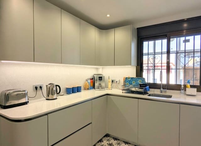 3 Zimmer Villa zu verkaufen in Bigastro mit Pool - 275.000 € (Ref: 9898418)